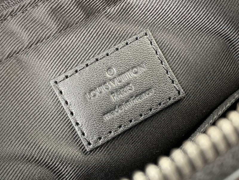 l0vis Vvtt0n trio jm messenger