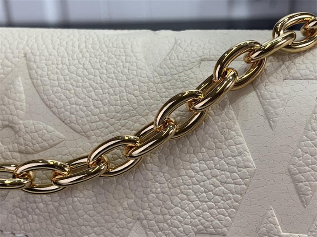 L0vis Vvtt0n Wallet On Chain Ivy Cream M82210