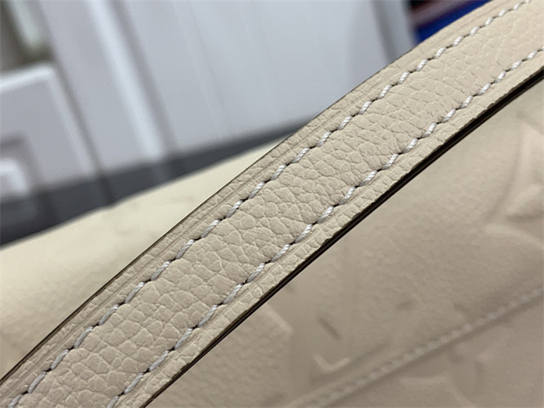 L0vis Vvtt0n Wallet On Chain Ivy Cream M82210
