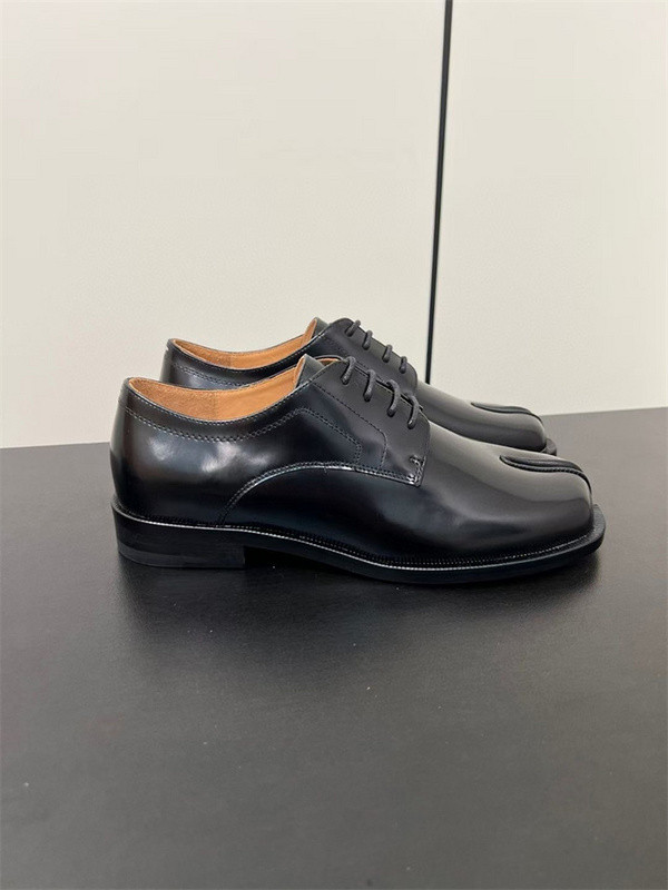 ma*s*n Ma*i*la leather shoes