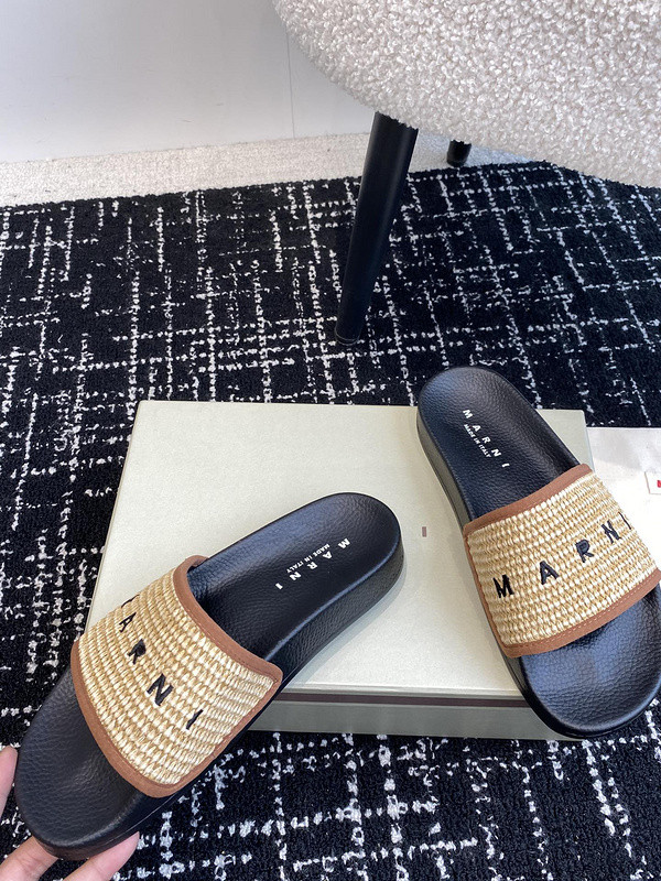 MARNI EMBROIDERED-LOGO SLIDES