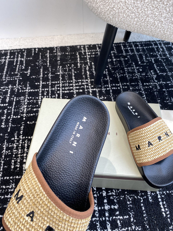 MARNI EMBROIDERED-LOGO SLIDES