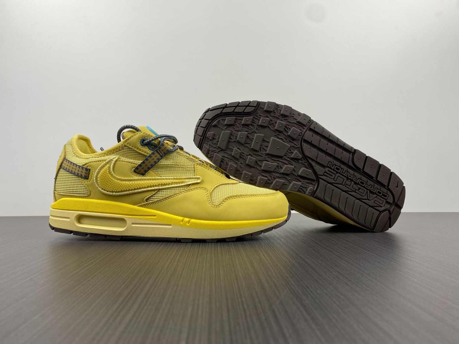 Travis Scott x Nike Air Max 1 "Wheat" DO9392-700