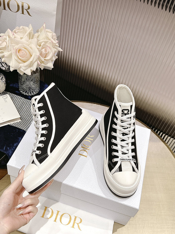 D B23 HIGH-TOP SNEAKERS