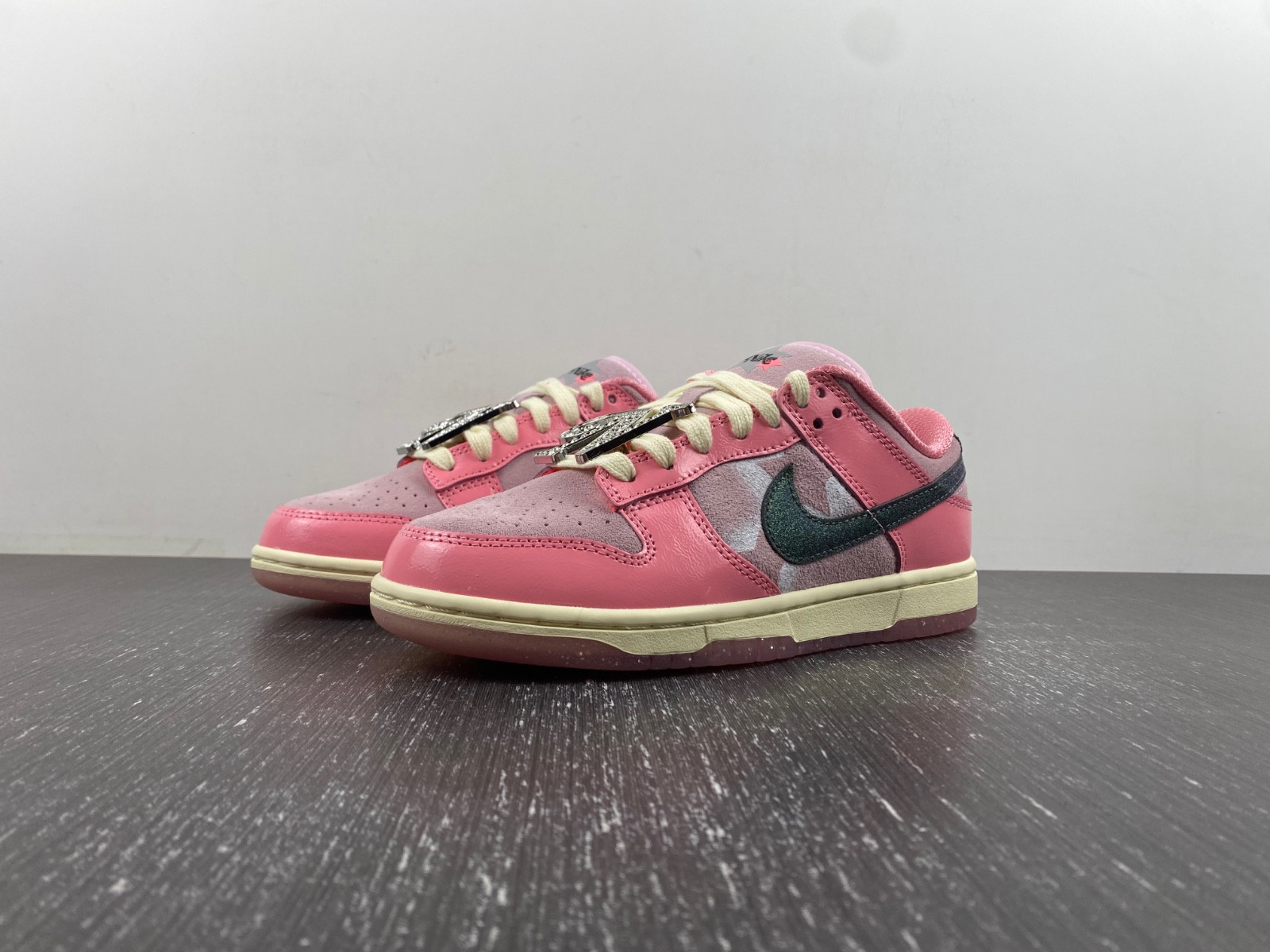 Nike Dunk Low "Barbie" FN8927-621