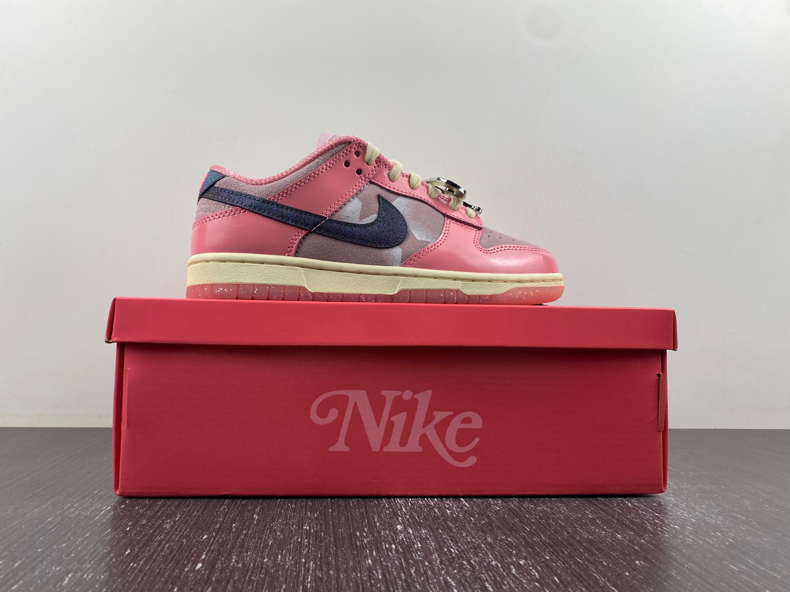 Nike Dunk Low "Barbie" FN8927-621