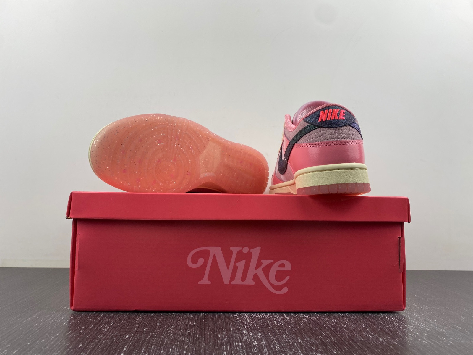Nike Dunk Low "Barbie" FN8927-621