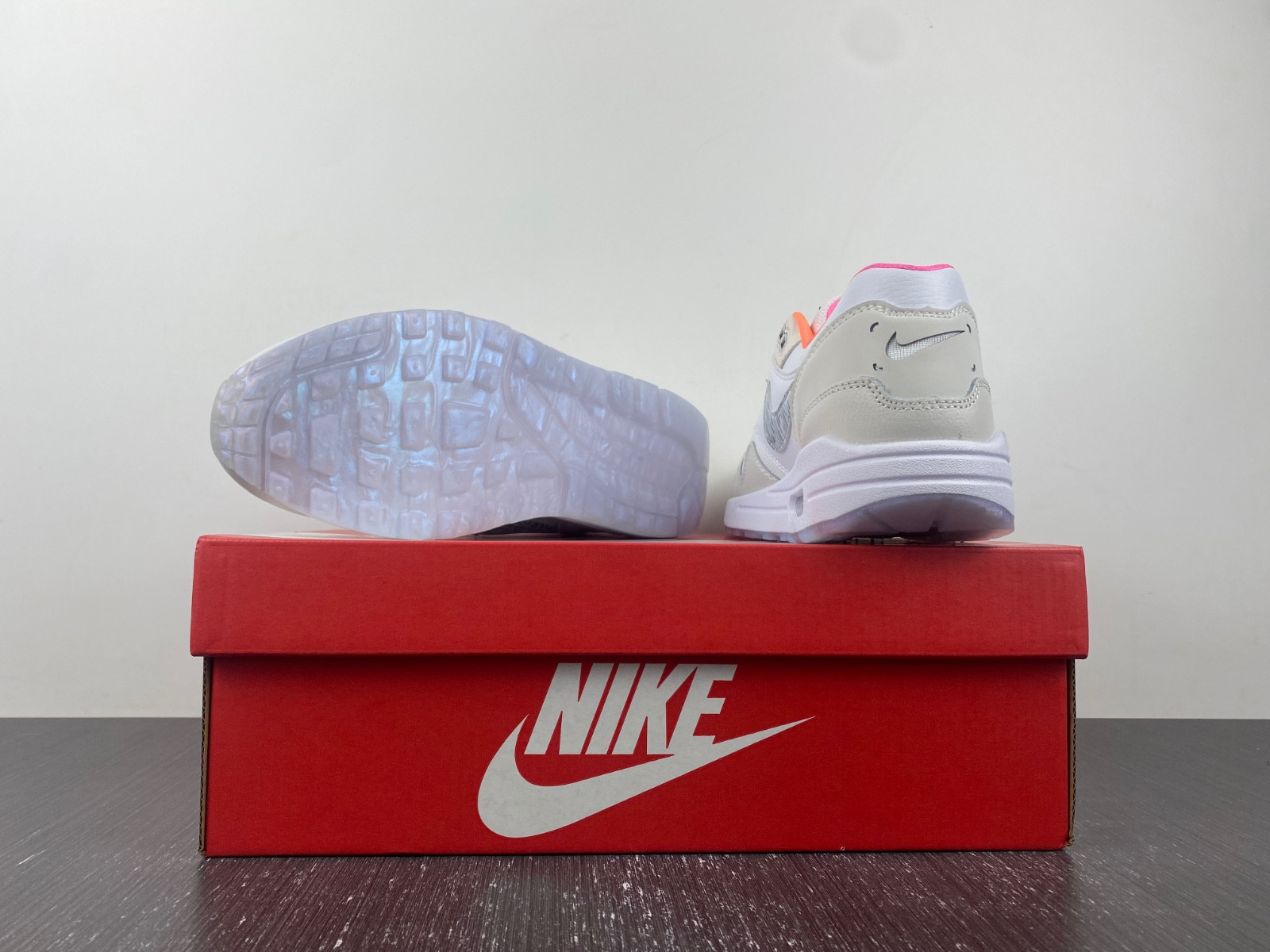Nike Air Max 1 "Unlock Your Space" FN0608-101