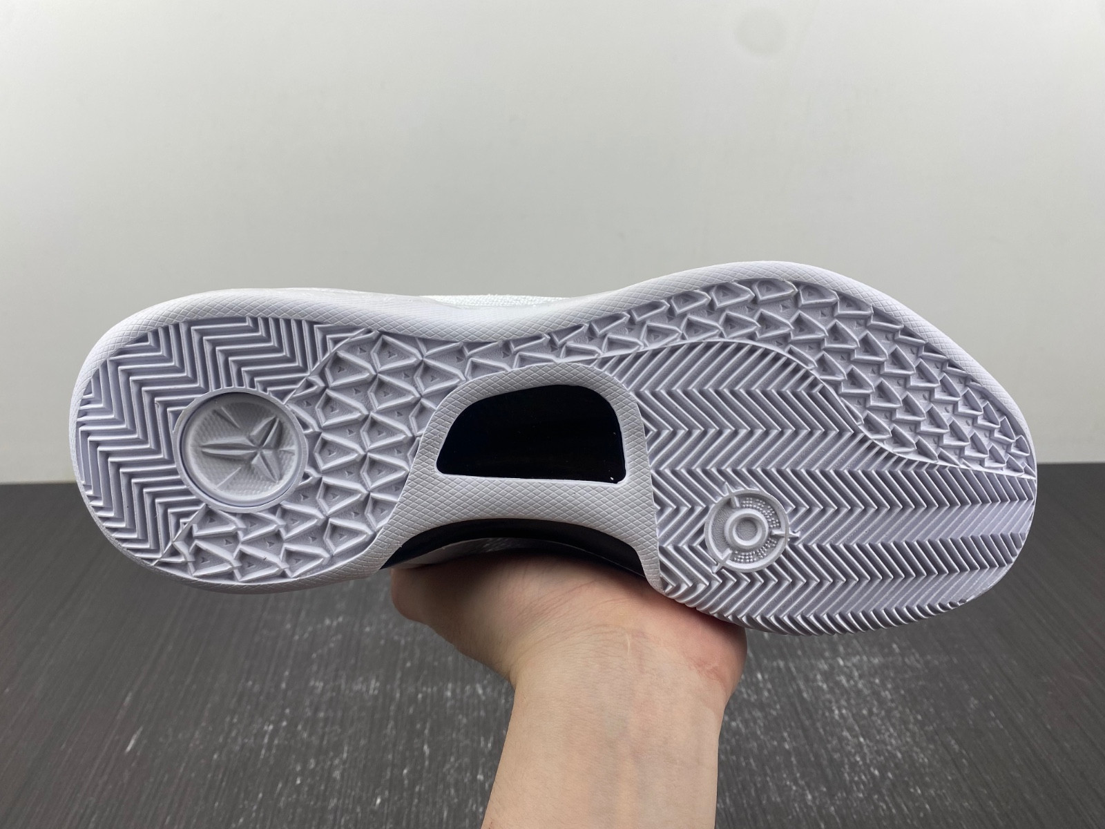 Nike Kobe 8 Protro Triple White FJ9364-100