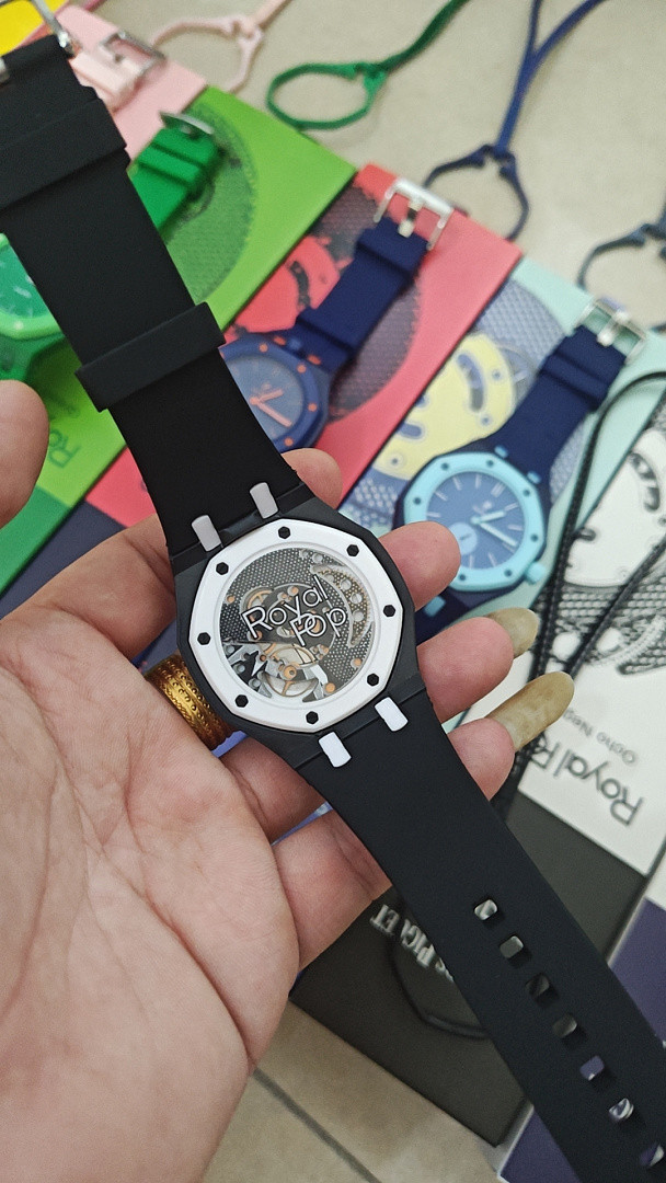 Swatch x Audemars P1g*et Royal Pop