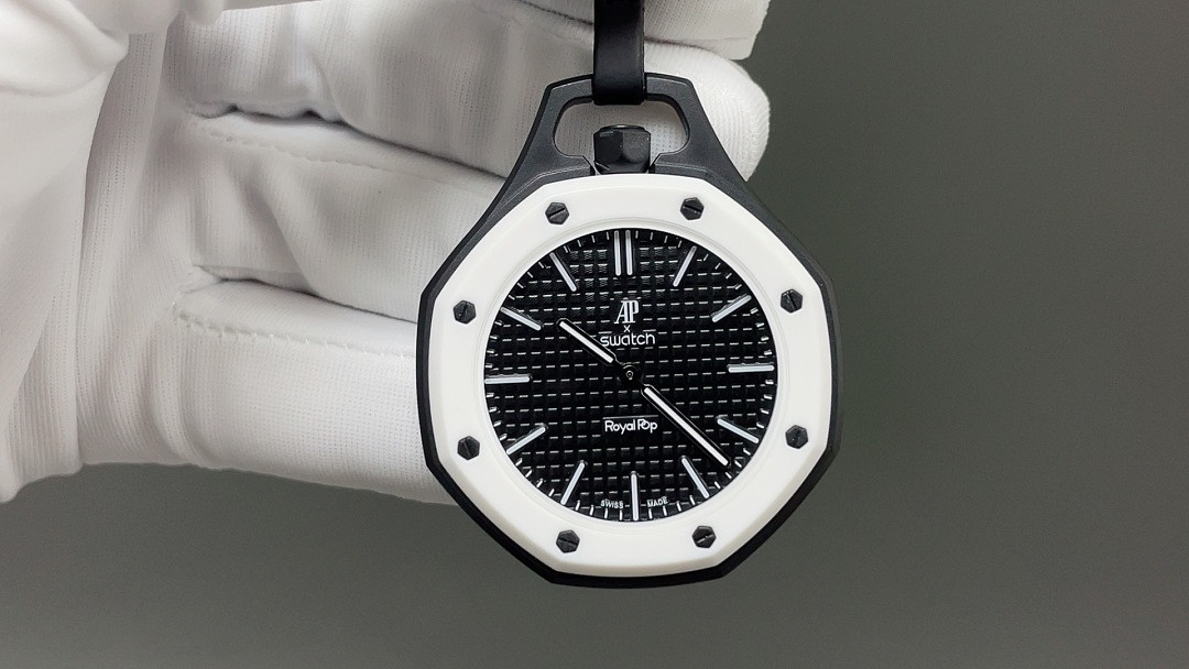 Swatch x Audemars P1g*et Royal Pop