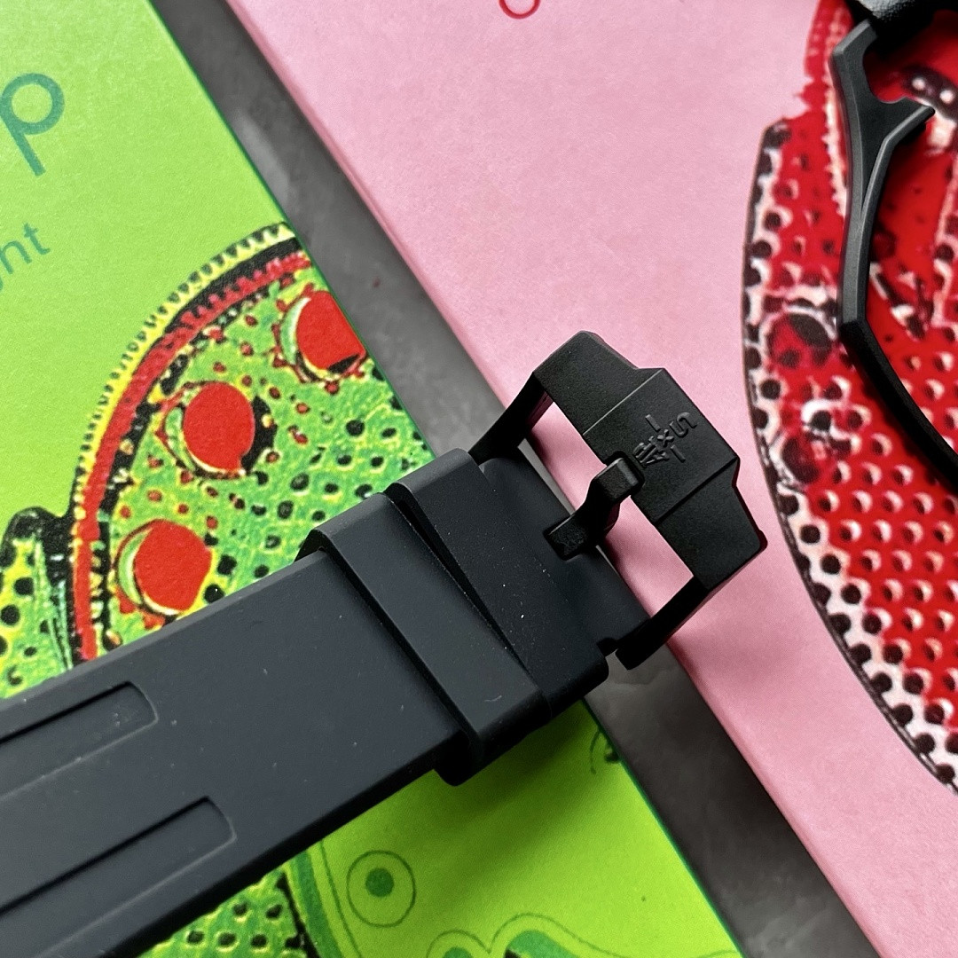 Swatch x Audemars P1g*et Royal Pop