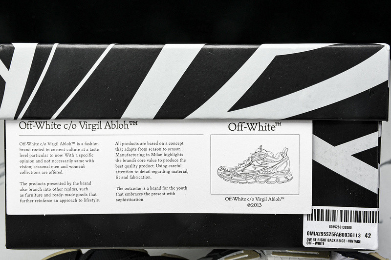 Off-White c/o Virgil Abloh