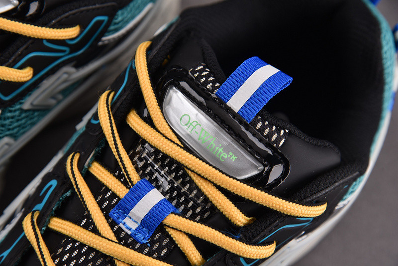 Off-White c/o Virgil Abloh