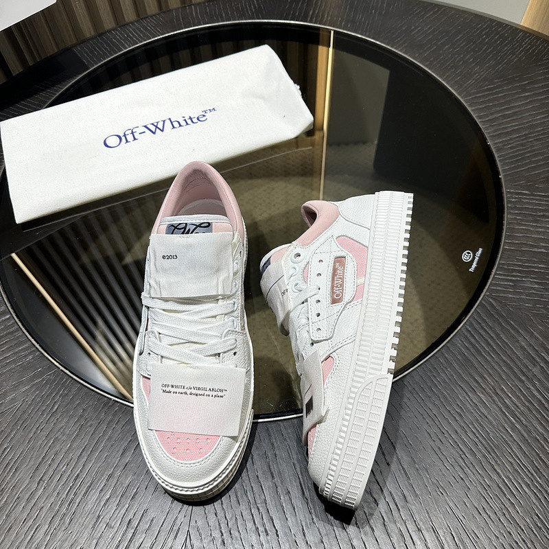 Off-White c/o Virgil Abloh