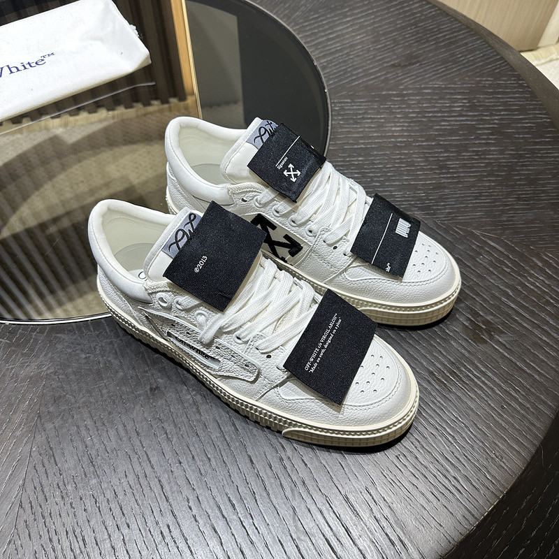 Off-White c/o Virgil Abloh