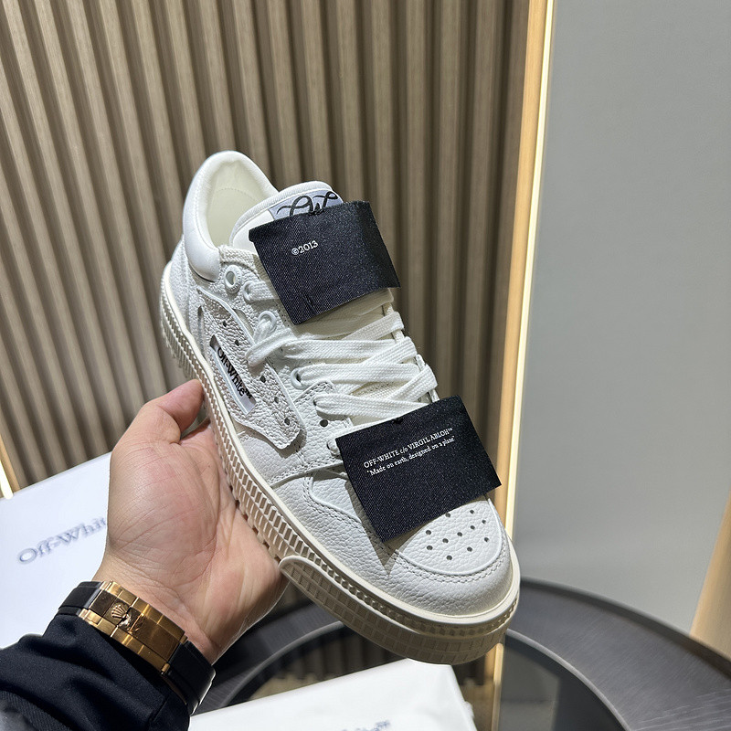 Off-White c/o Virgil Abloh