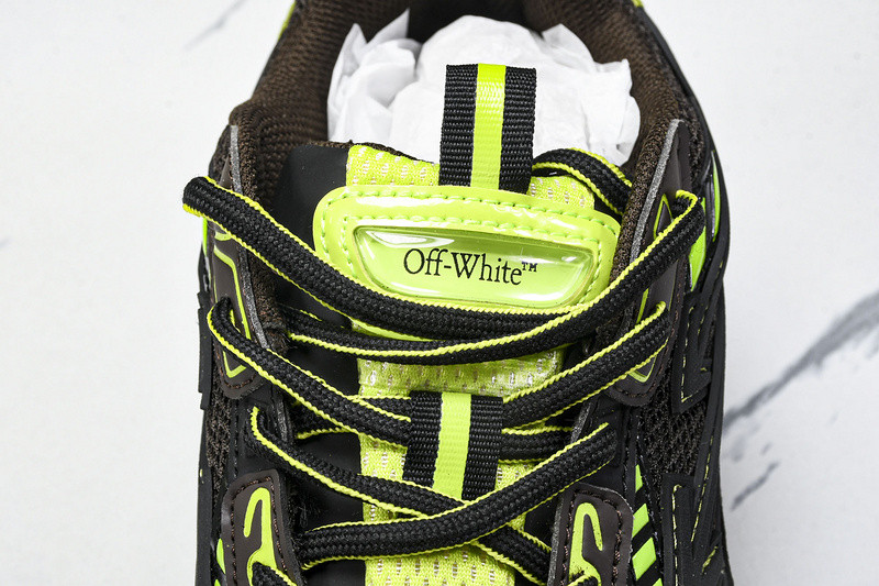 Off-White c/o Virgil Abloh