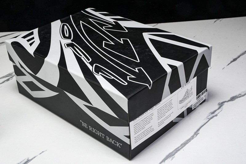 Off-White c/o Virgil Abloh