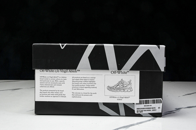 Off-White c/o Virgil Abloh