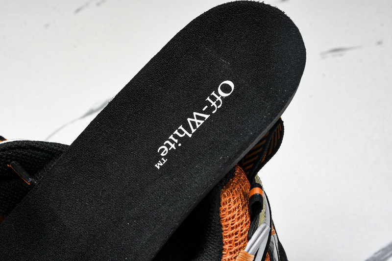 Off-White c/o Virgil Abloh