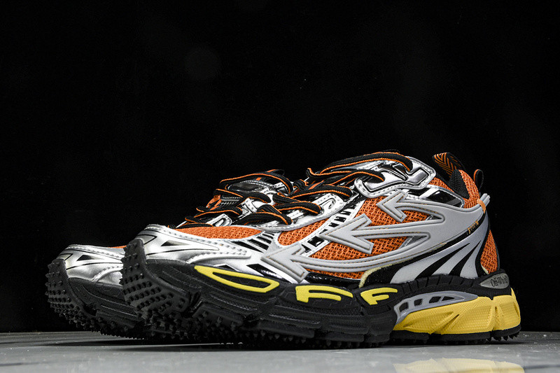 Off-White c/o Virgil Abloh