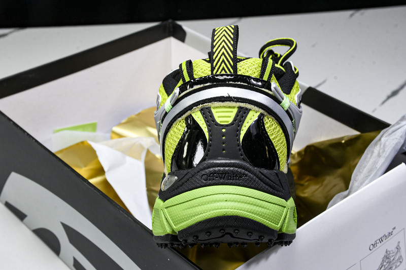Off-White c/o Virgil Abloh