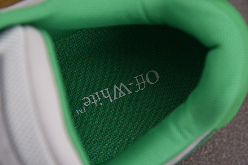 Off-White c/o Virgil Abloh