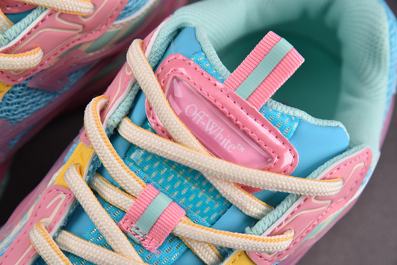 Off-White c/o Virgil Abloh