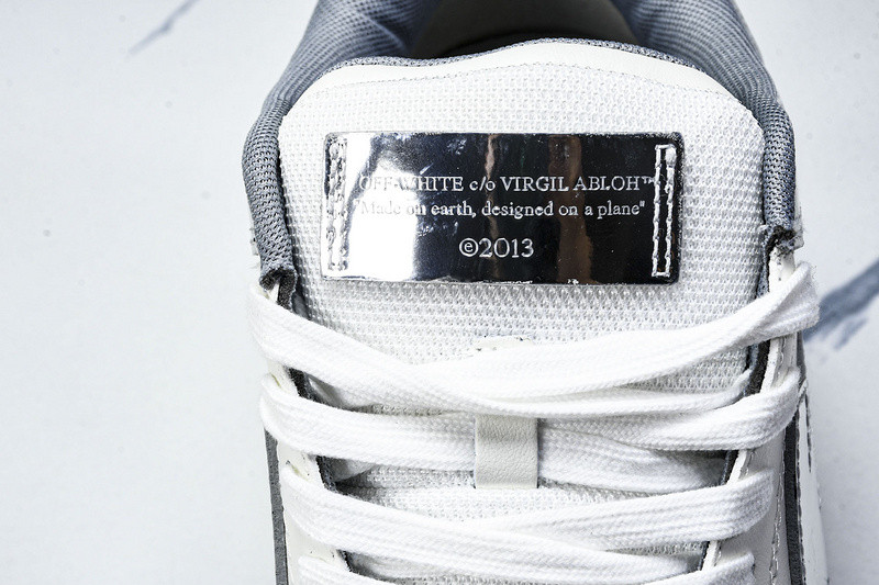 Off-White c/o Virgil Abloh