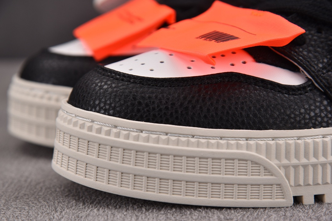 Off-White c/o Virgil Abloh