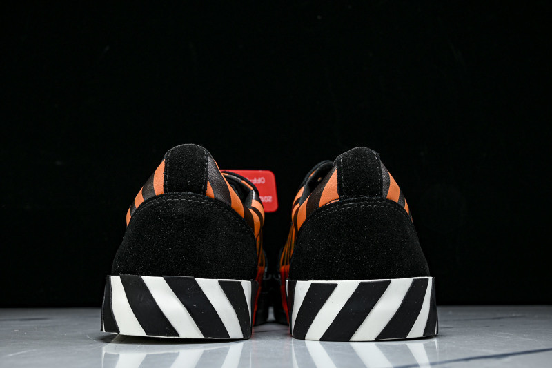 Off-White c/o Virgil Abloh