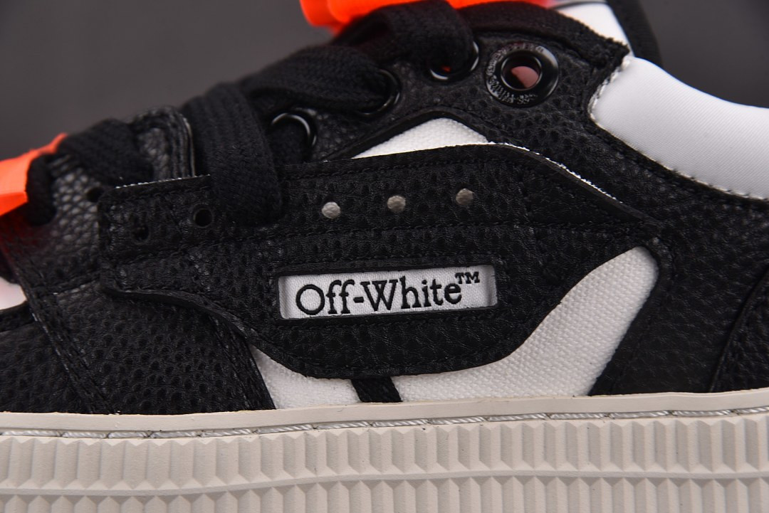 Off-White c/o Virgil Abloh