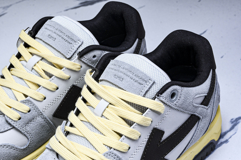 Off-White c/o Virgil Abloh