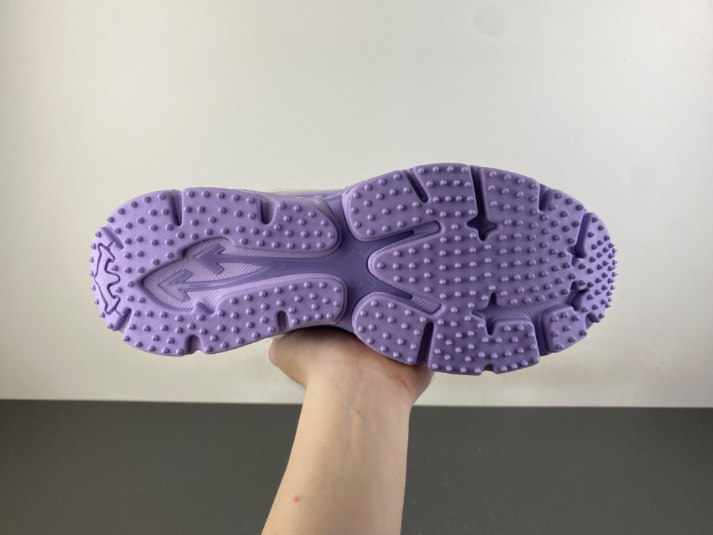 Off-White c/o Virgil Abloh