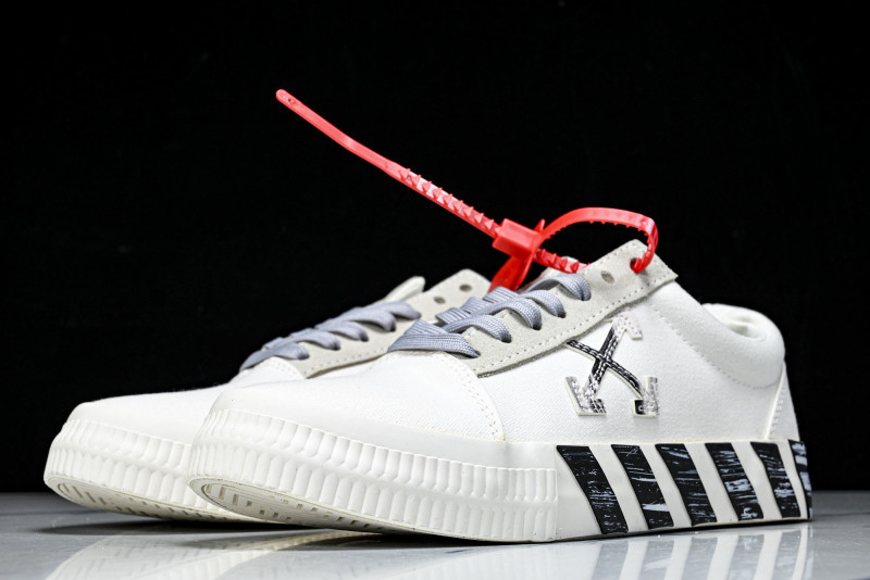 Off-White c/o Virgil Abloh