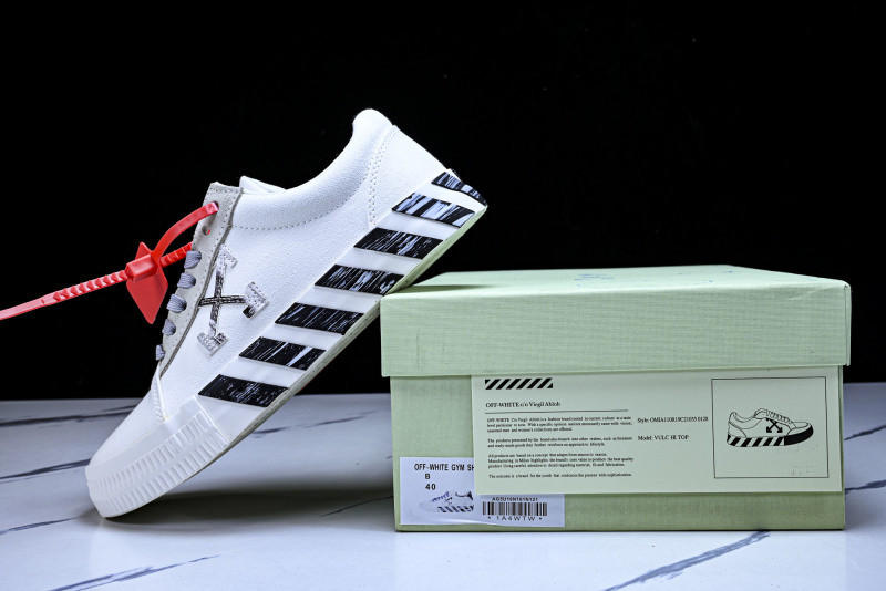 Off-White c/o Virgil Abloh