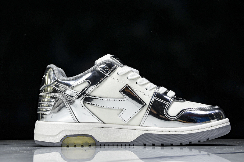 Off-White c/o Virgil Abloh