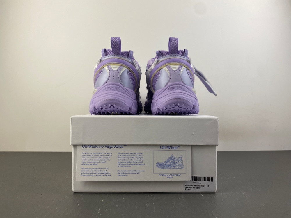 Off-White c/o Virgil Abloh