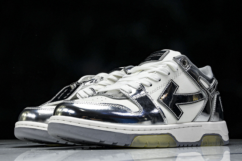 Off-White c/o Virgil Abloh