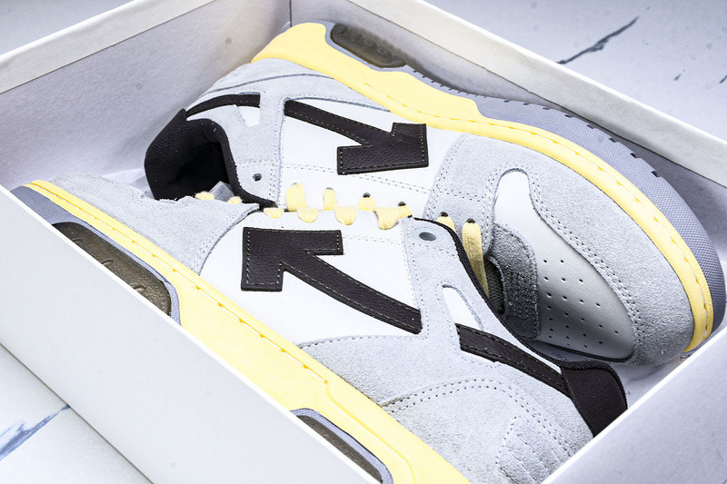 Off-White c/o Virgil Abloh