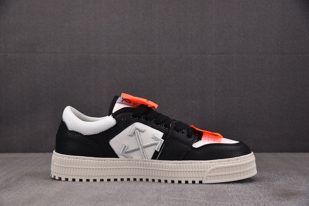 Off-White c/o Virgil Abloh