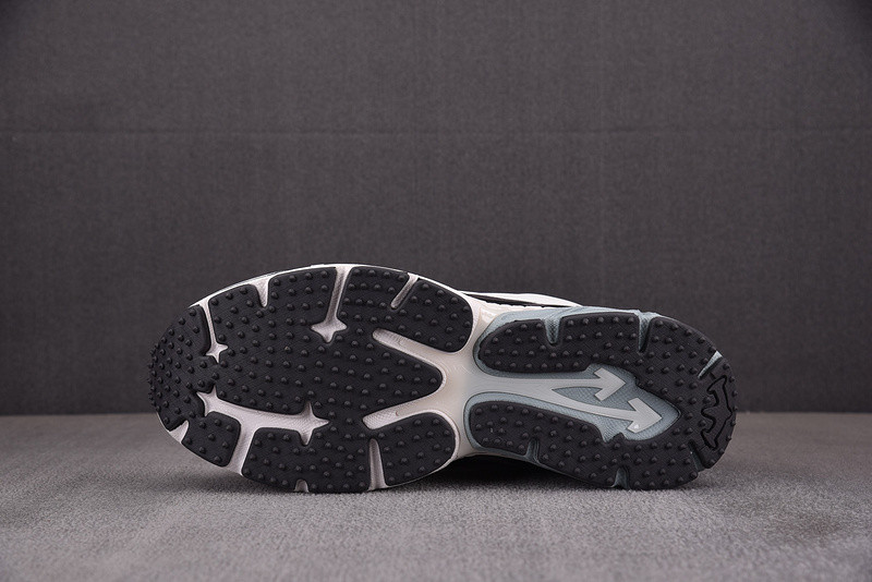 Off-White c/o Virgil Abloh