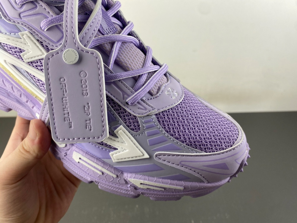 Off-White c/o Virgil Abloh