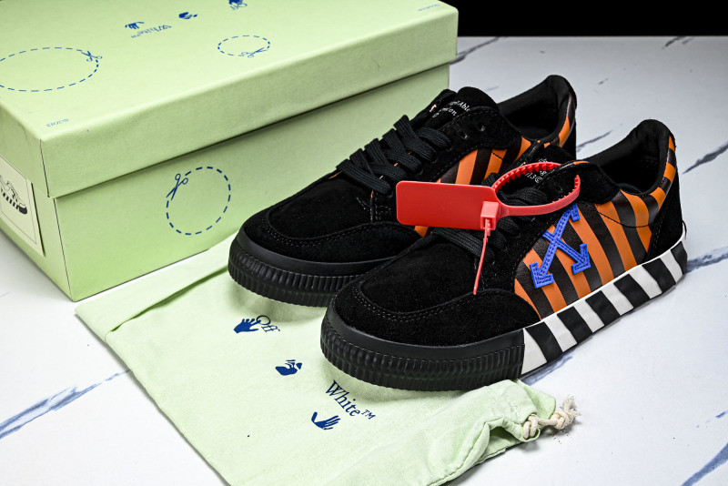 Off-White c/o Virgil Abloh