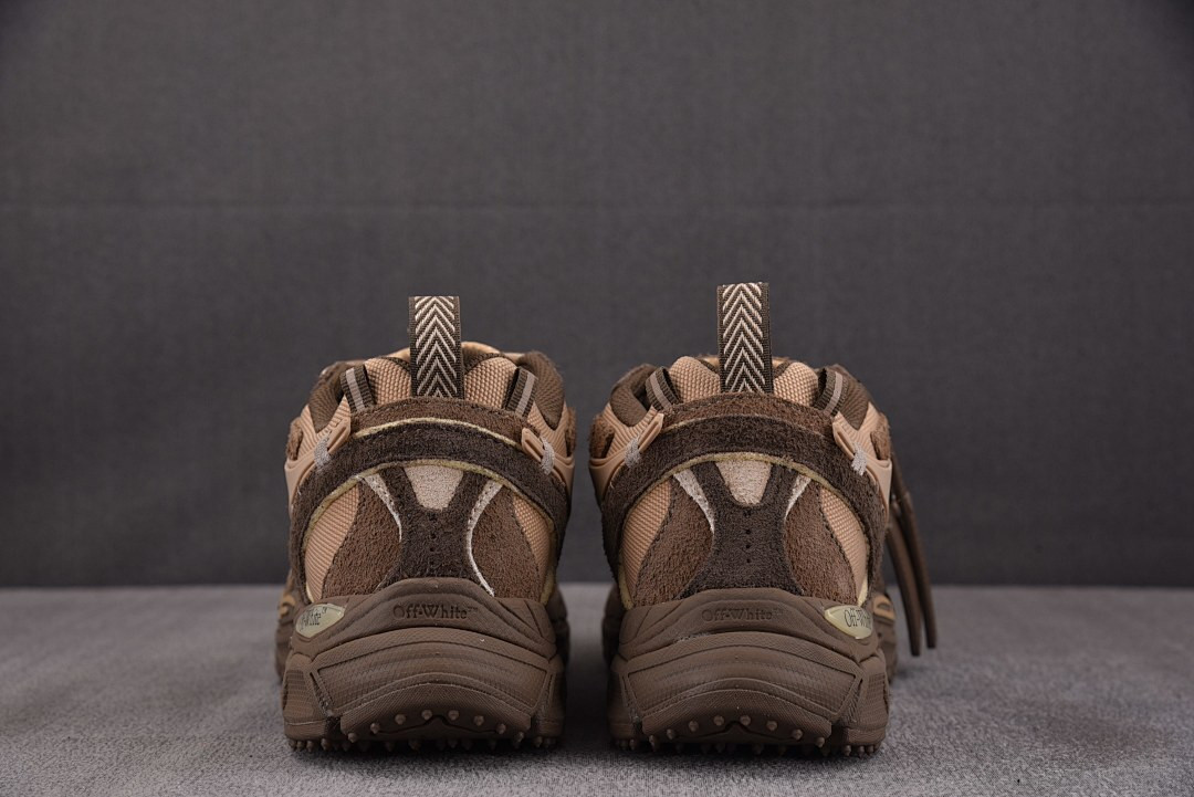 Off-White c/o Virgil Abloh