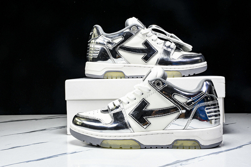Off-White c/o Virgil Abloh