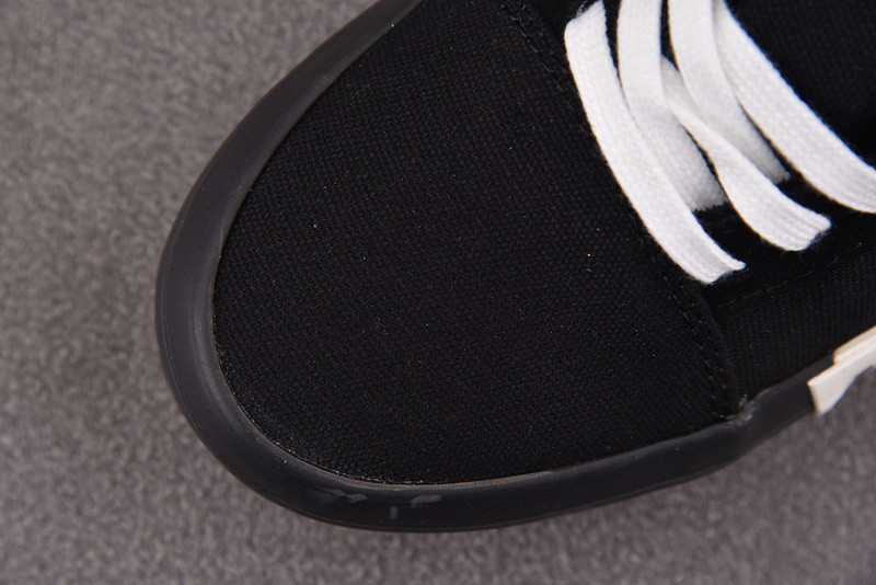 Off-White Vulc Low Top Black