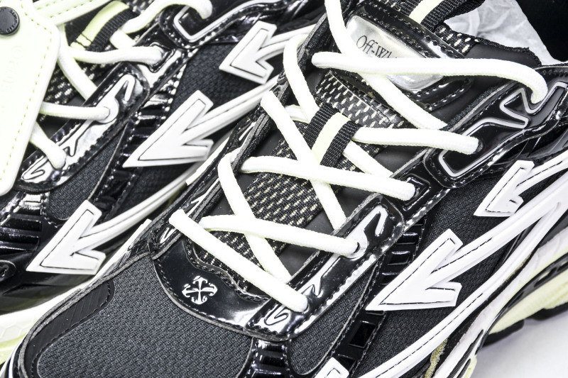Off-White c/o Virgil Abloh