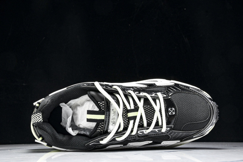 Off-White c/o Virgil Abloh